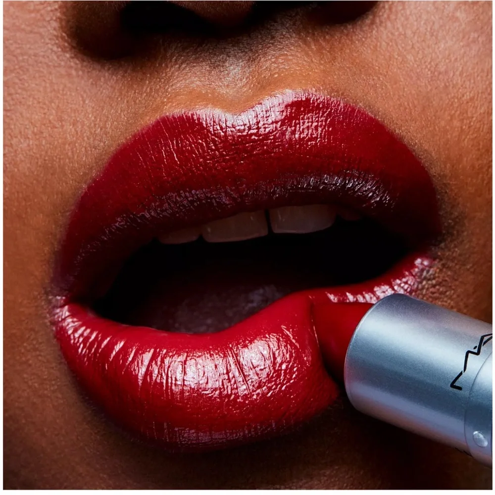 MAC Cosmetics Amplified Lipstick “Dubonnet”